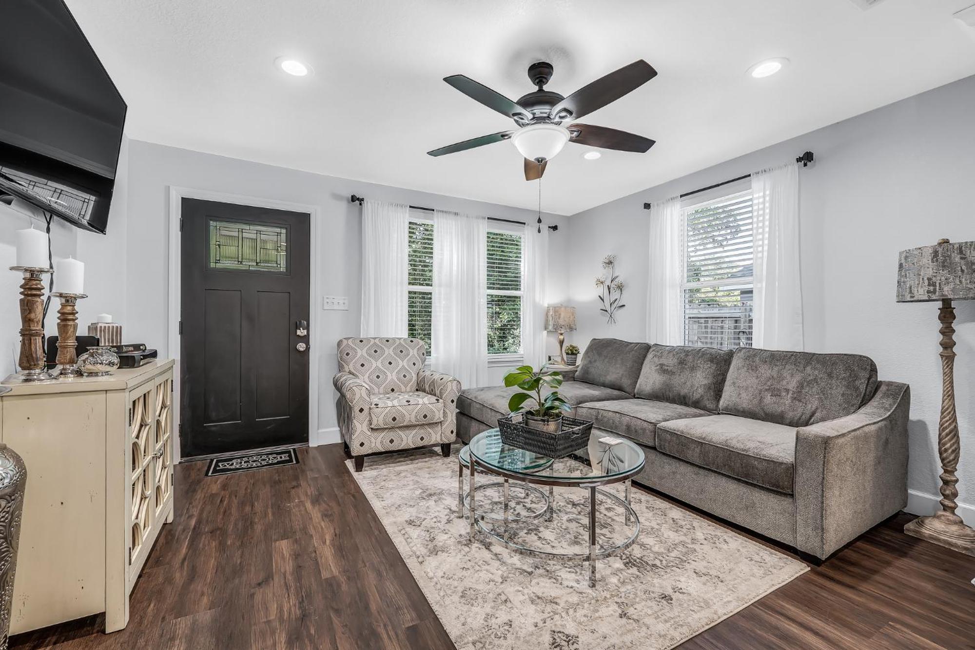 The Green Emerald Brenham Exterior photo